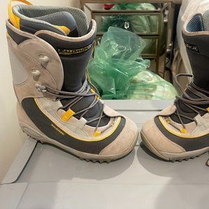 Salomon Snowboard boots. Men's 9.5